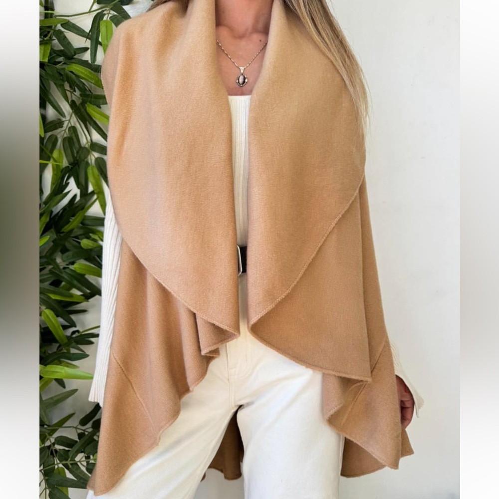 Look ‎ Women's Drape Sweater Vest